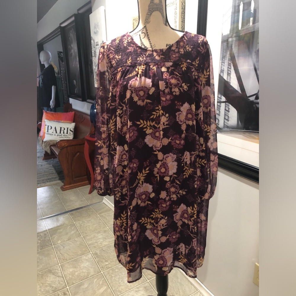 Floral Long-Sleeve Chiffon Shift Dress - Purple Floral
Brand: Maurices 
Size L